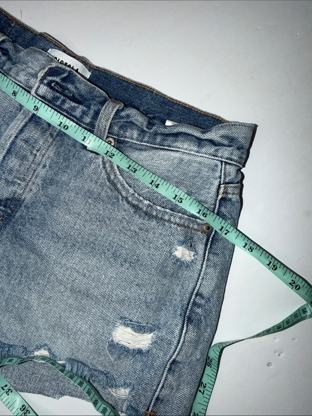 pistola Light Blue Distressed Frayed Hem Denim Shorts Women’s size 29 - Picture 7 of 9